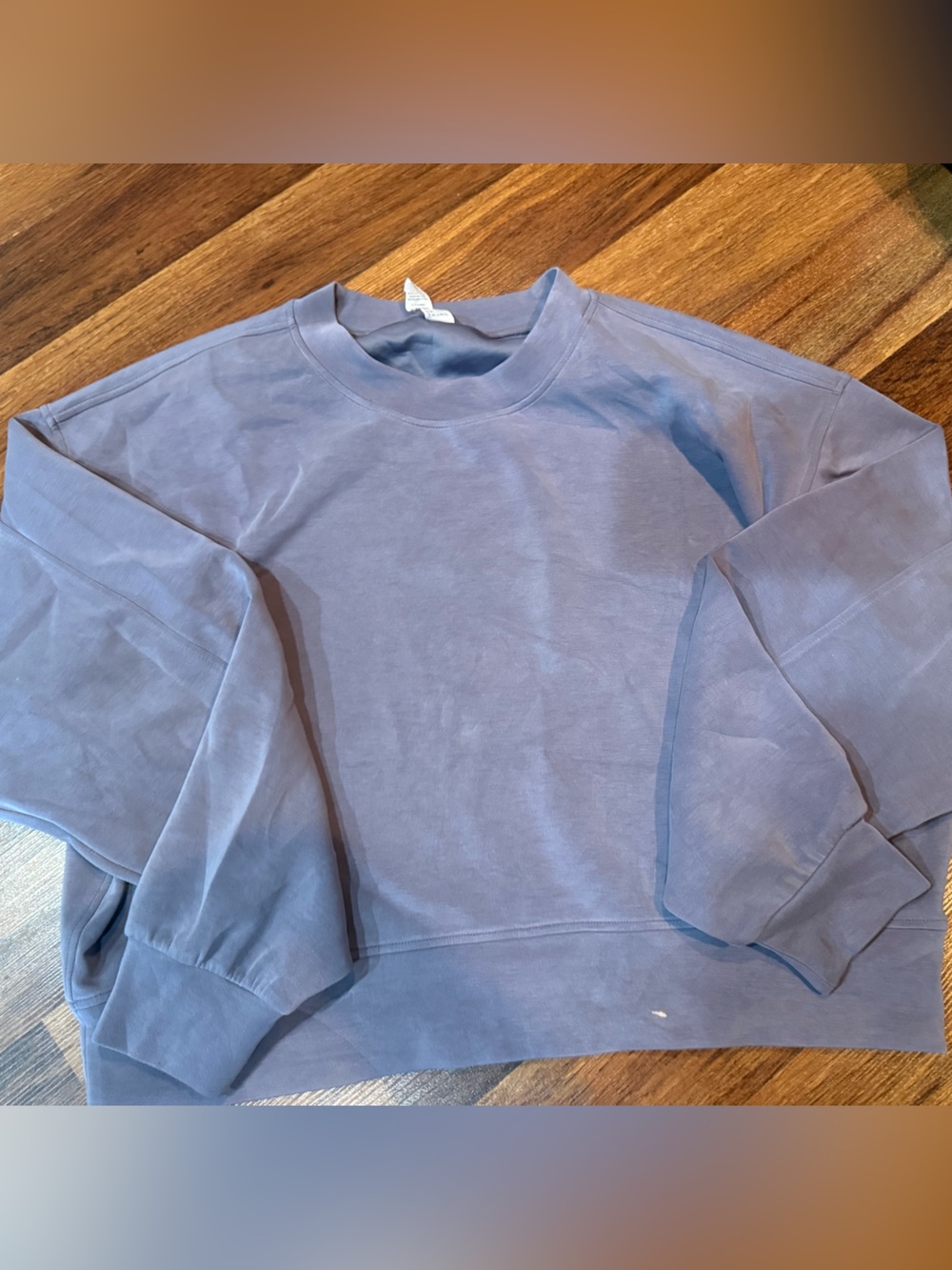 Women's Medium Washed Blue Crewneck Cropped Sweatshirt